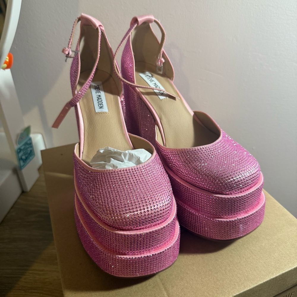 Steve Madden Charlize Pink Rhinestone Platform Heels Size 8 NWT